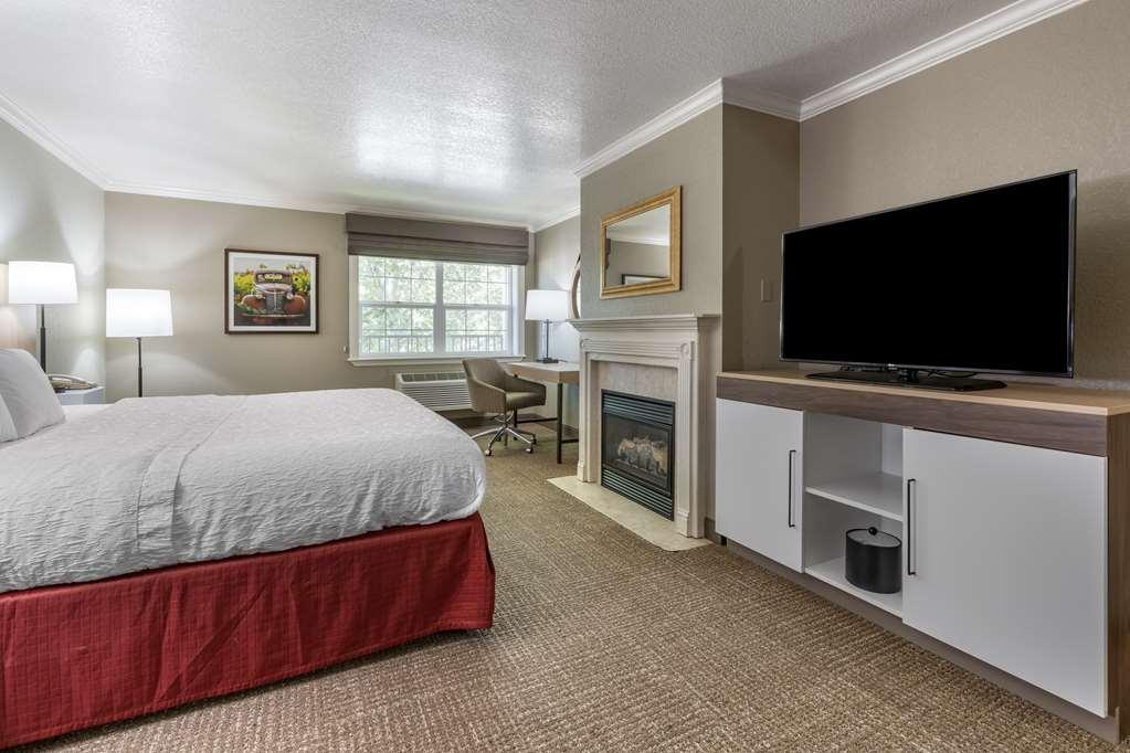 Hampton Inn Ukiah Room photo